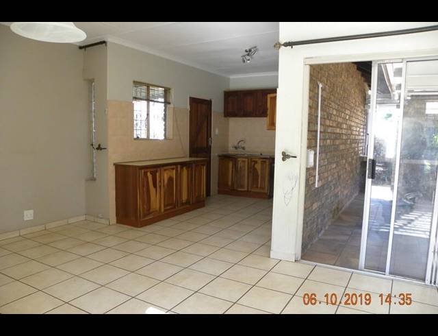 3 BEDROOM HOUSE SOLD IN SINOVILLE